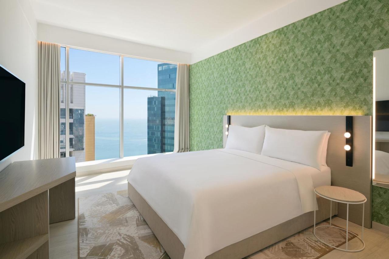 Element By Westin West Bay Doha Exterior foto A bedroom at the hotel