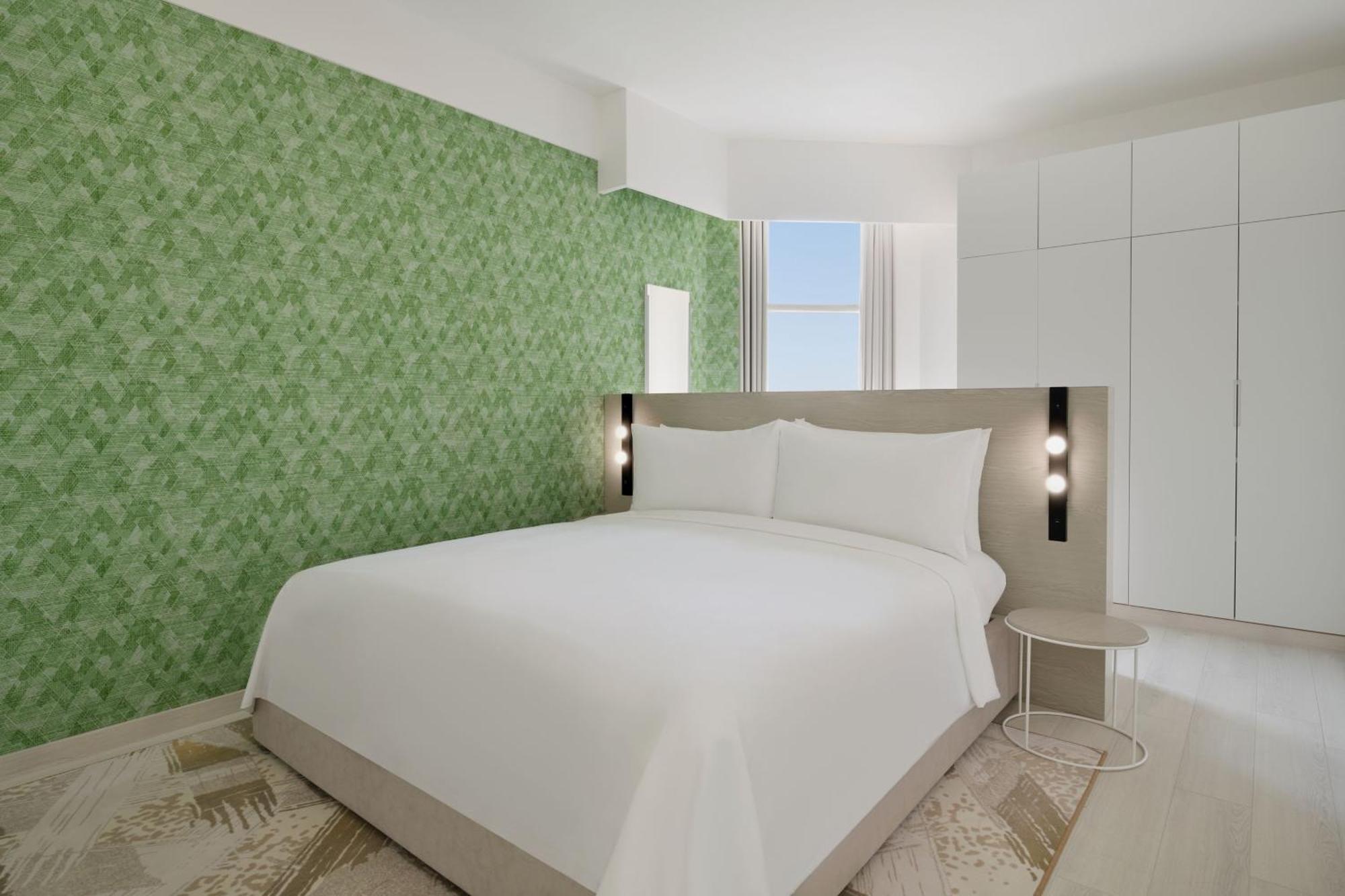 Element By Westin West Bay Doha Exterior foto A bedroom